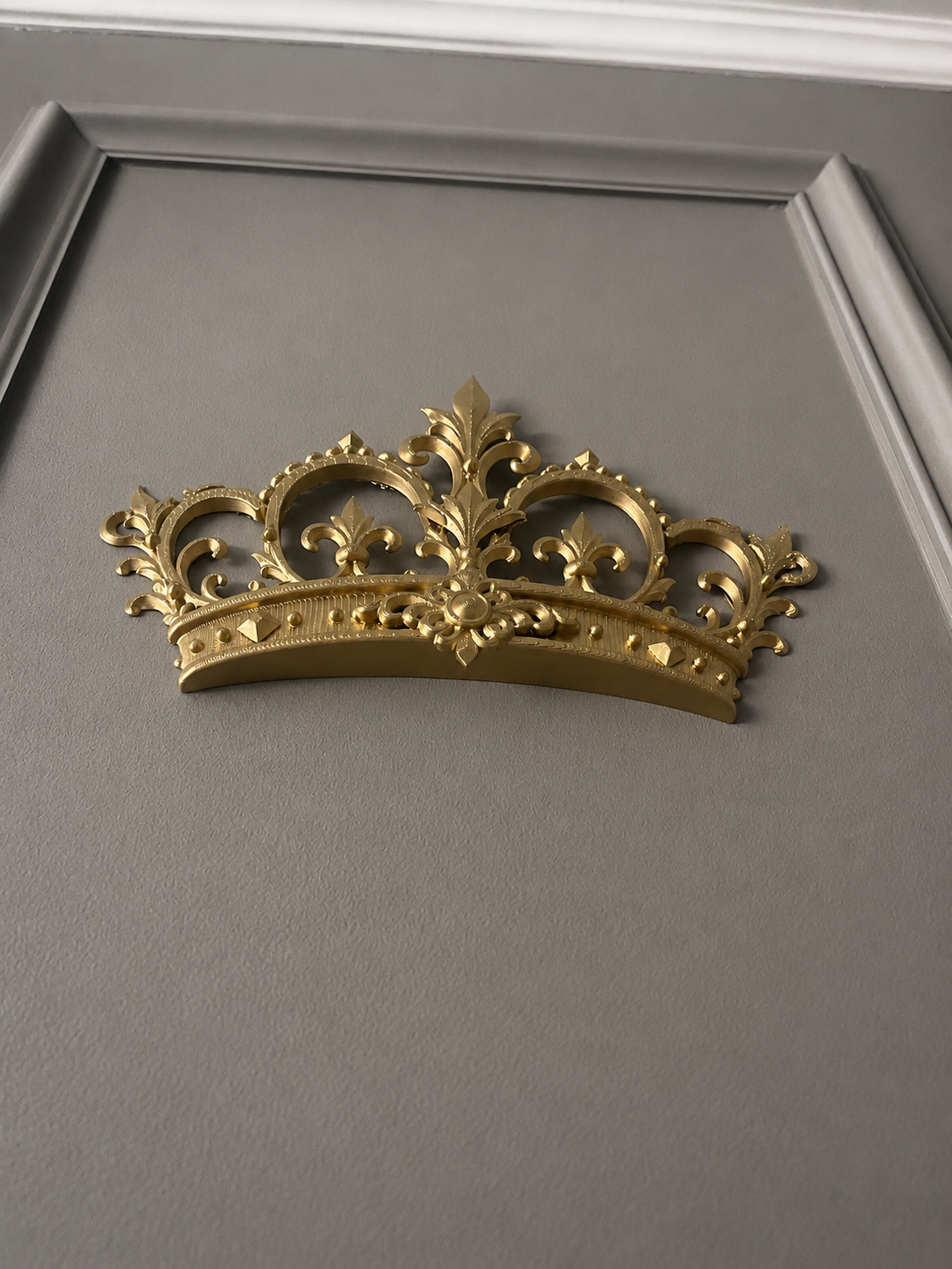 Royal Decorative - Queen Crown